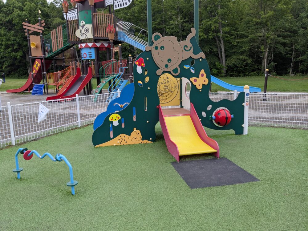 緑ヶ丘公園 大型遊具の写真