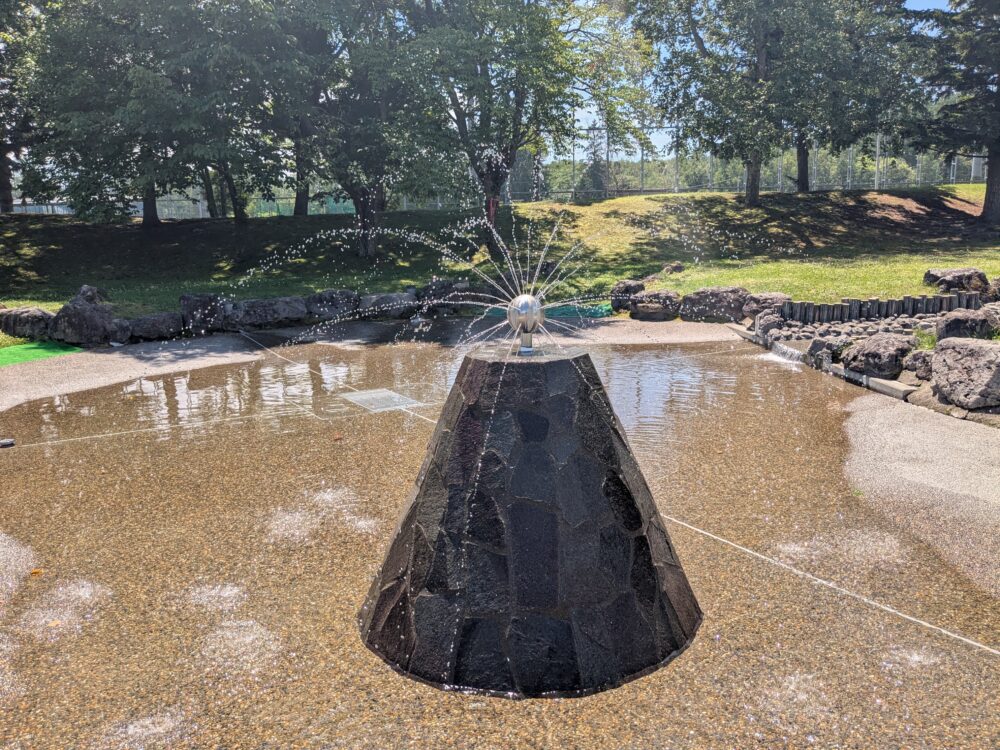 里見が丘公園 噴水のある水遊びコーナー
